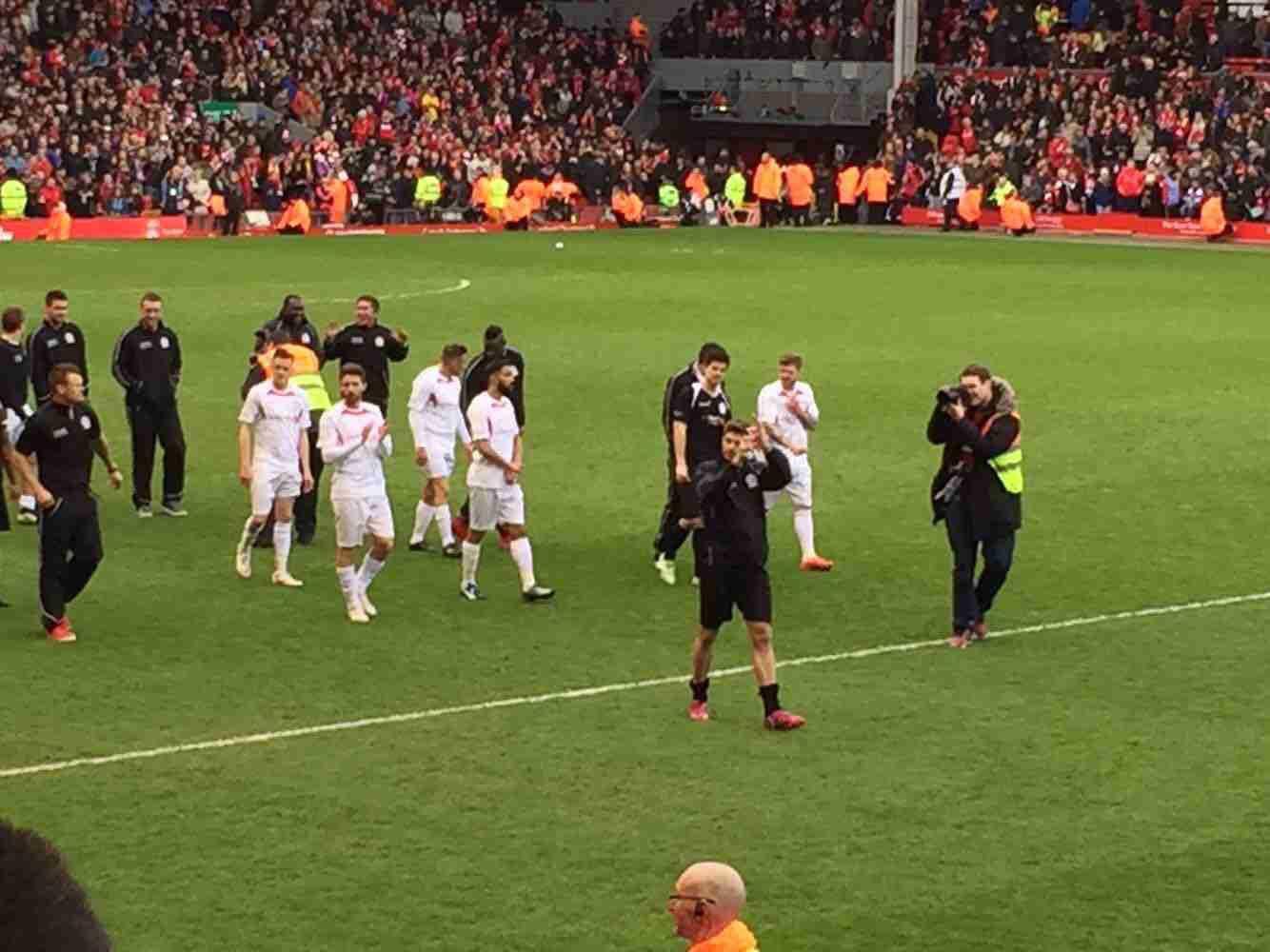 布朗33+10坎宁安空砍42分 凯尔特人终结活塞13连胜