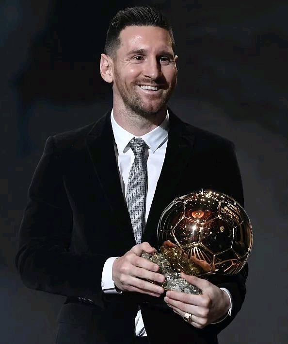 曼联解雇公告给予阿莫林暴击 头衔是coach而非manager