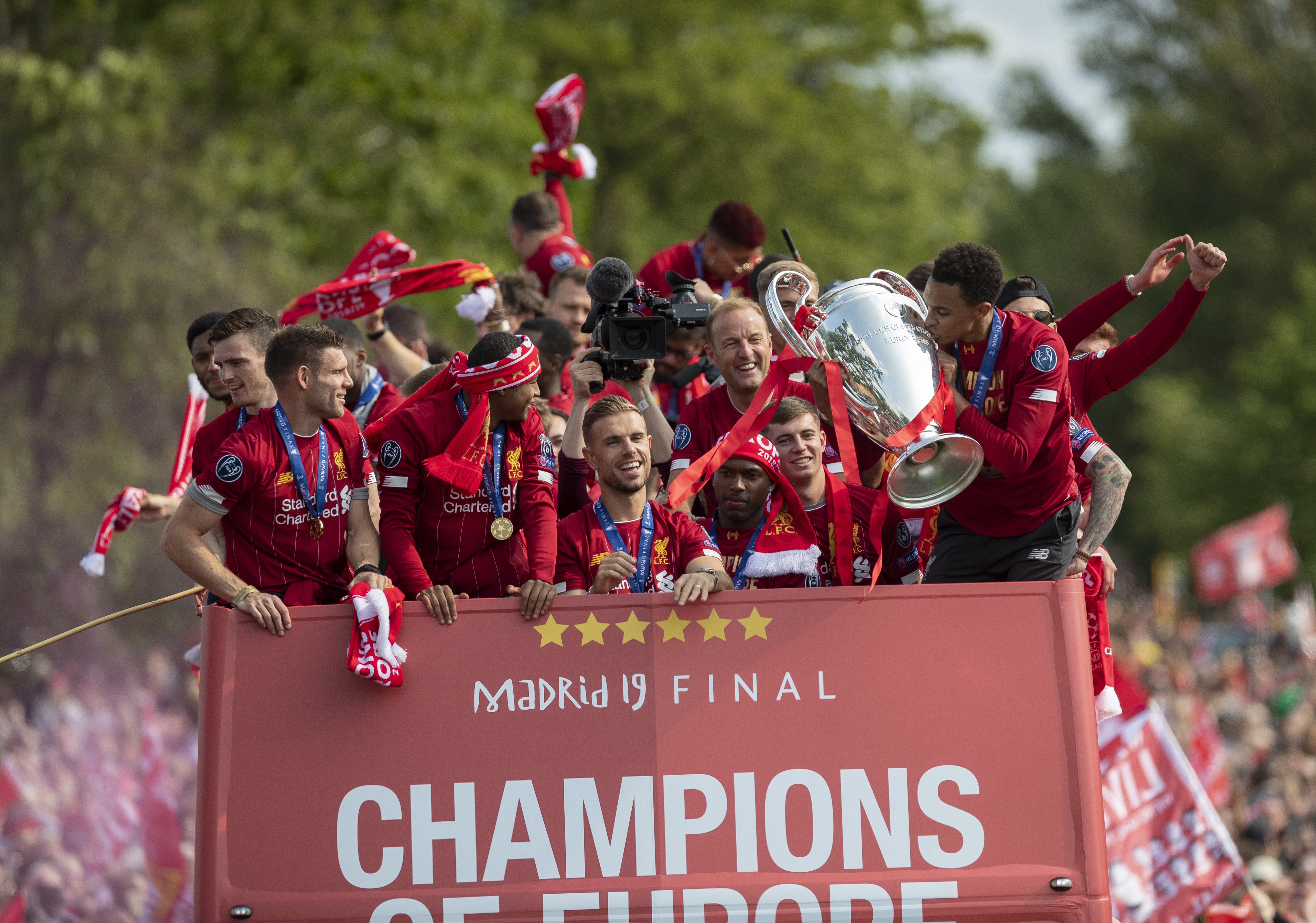 [NBA]克尼佩尔快攻妙传 米勒跟进扣篮得手