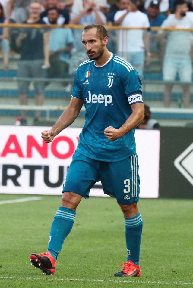 辽宁82-75新疆！赛后传来3个好消息，杨鸣或开除一人，争冠有戏